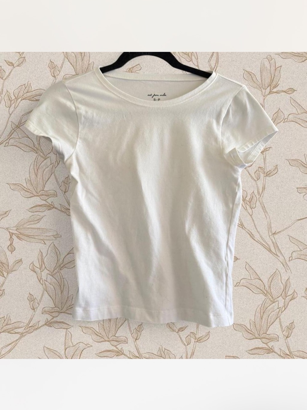 Urban Outfitters White Short Sleeve Crew Tee